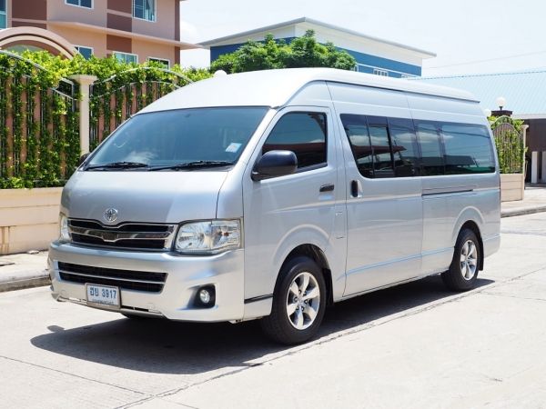 TOYOTA COMMUTER D4D 2.5 (HRF)(MNC) ปลายปี 2013 เกียร์MANUAL สภาพนางฟ้า